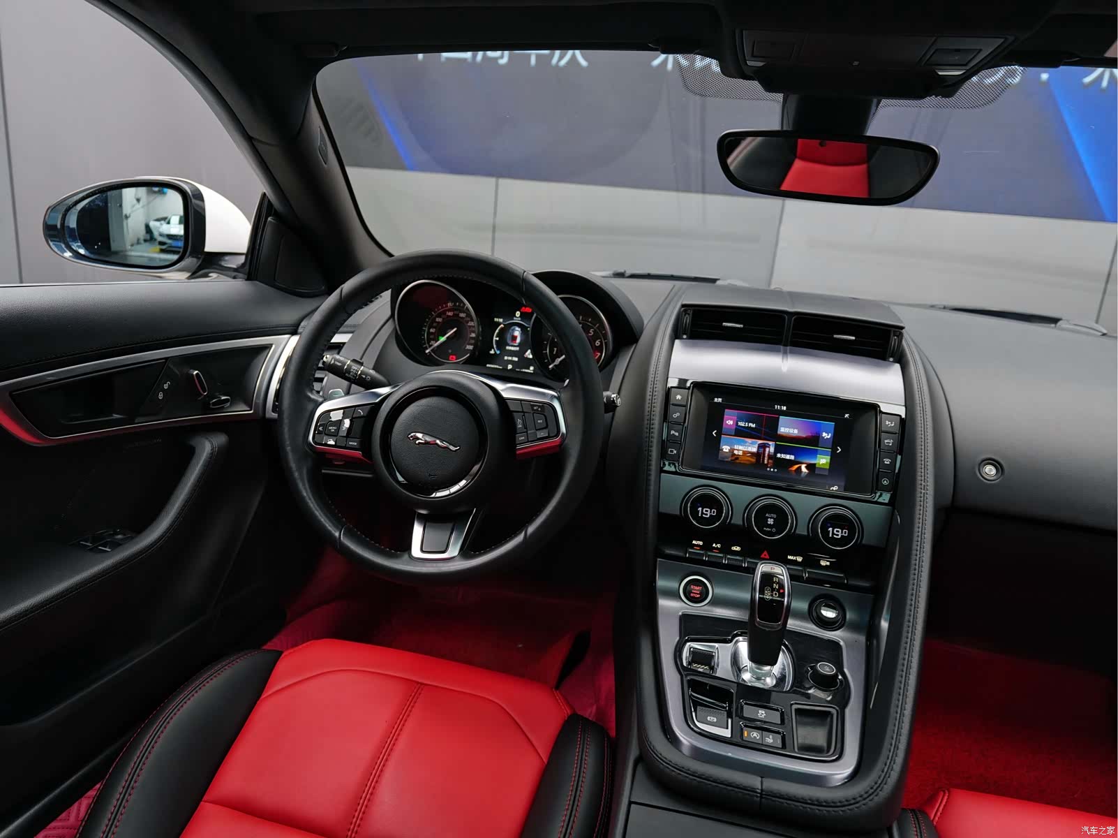 Jaguar F-TYPE, 2018 8