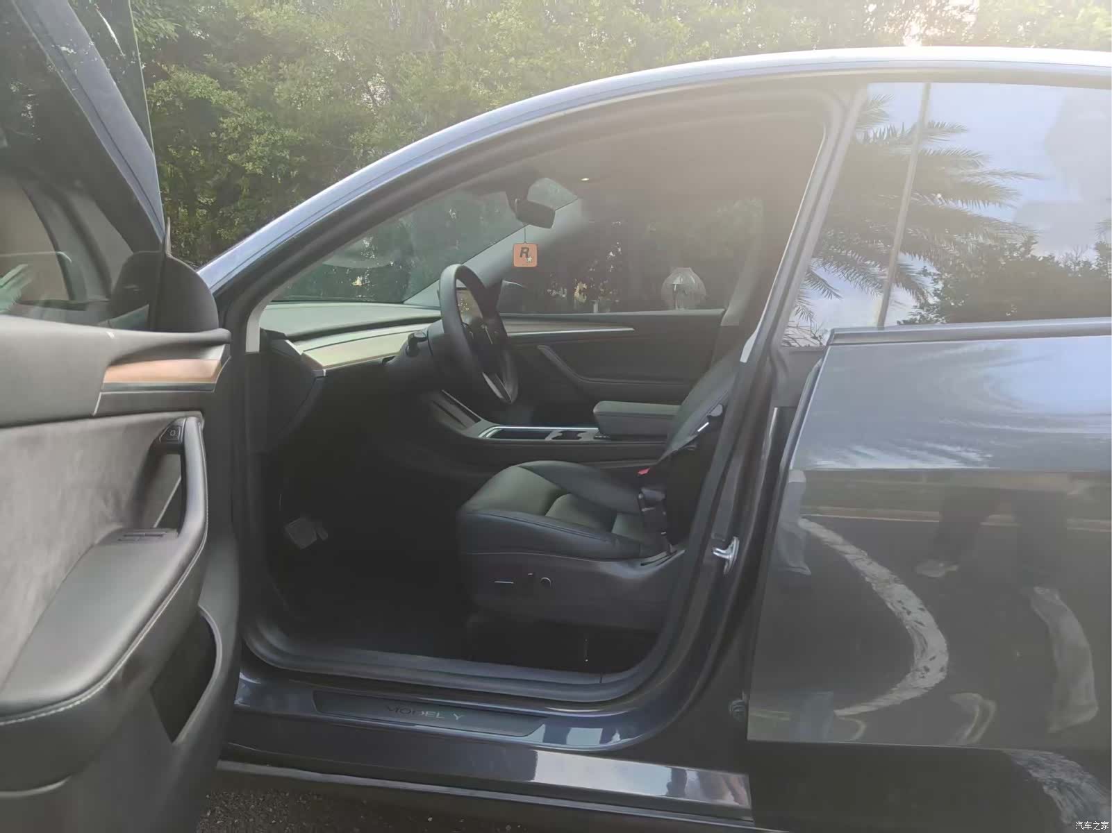 Tesla Model Y, 2021 4