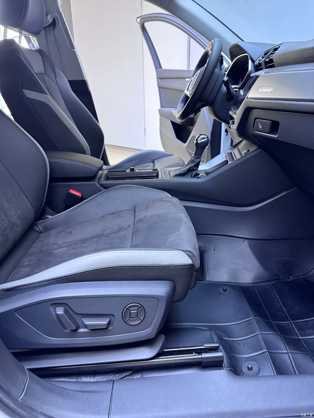 Audi Q3, 2022 11