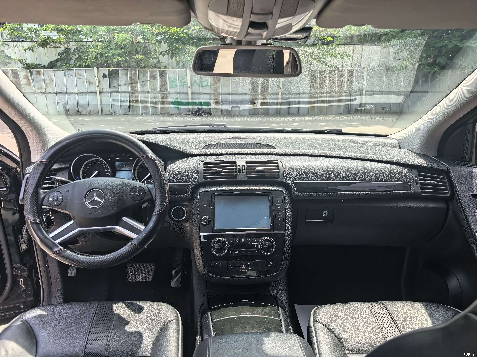Mercedes-Benz R-Class, 2017 все фото