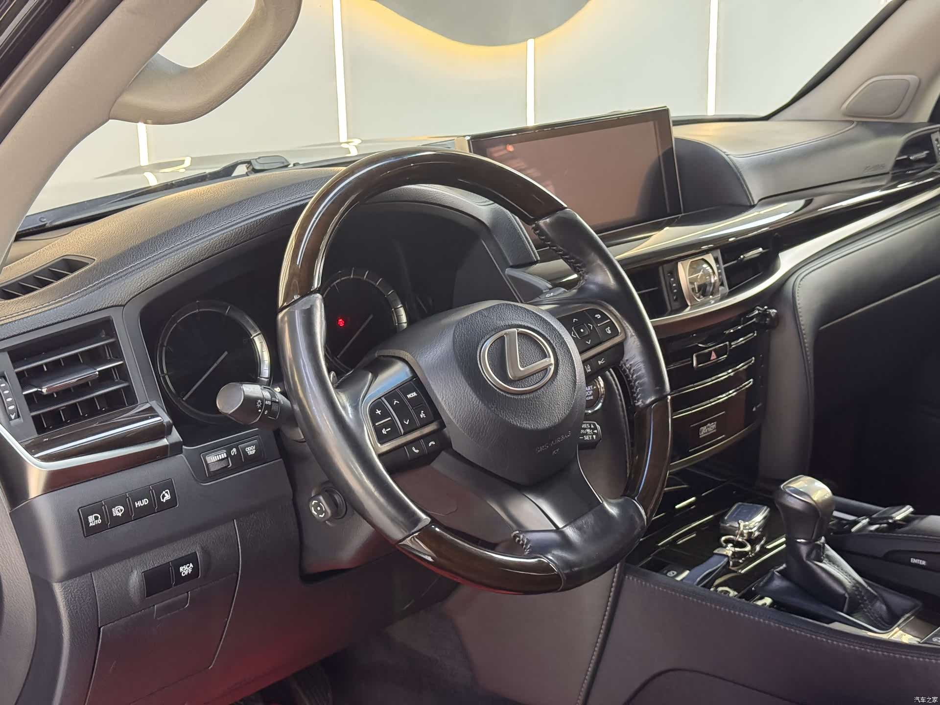 Lexus LX, 2018 13