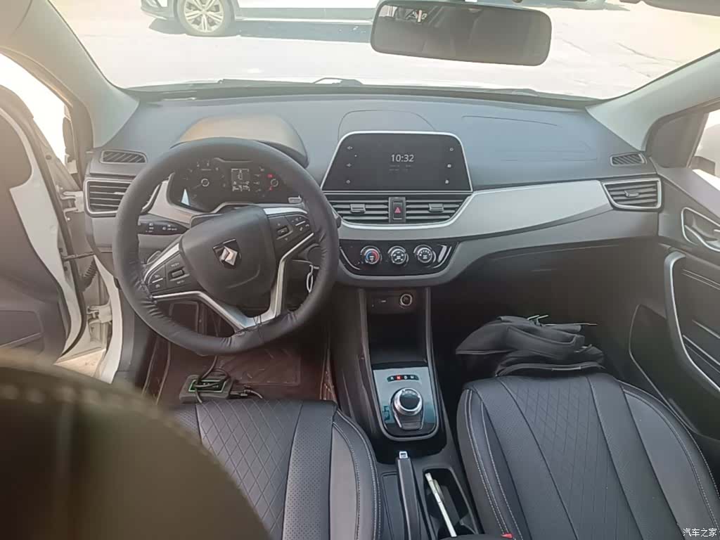 Wuling 310W, 2020 10