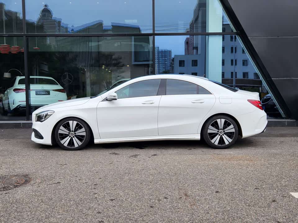 Mercedes-Benz CLA