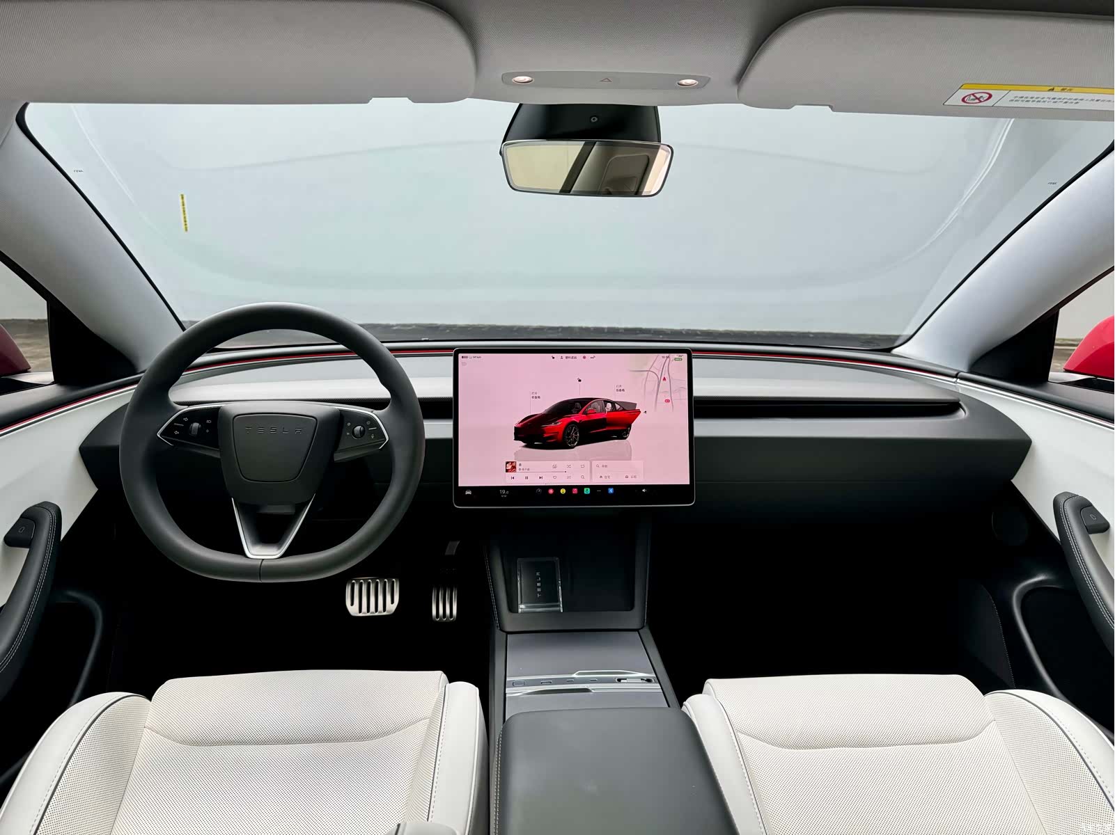 Tesla Model 3, 2025 10