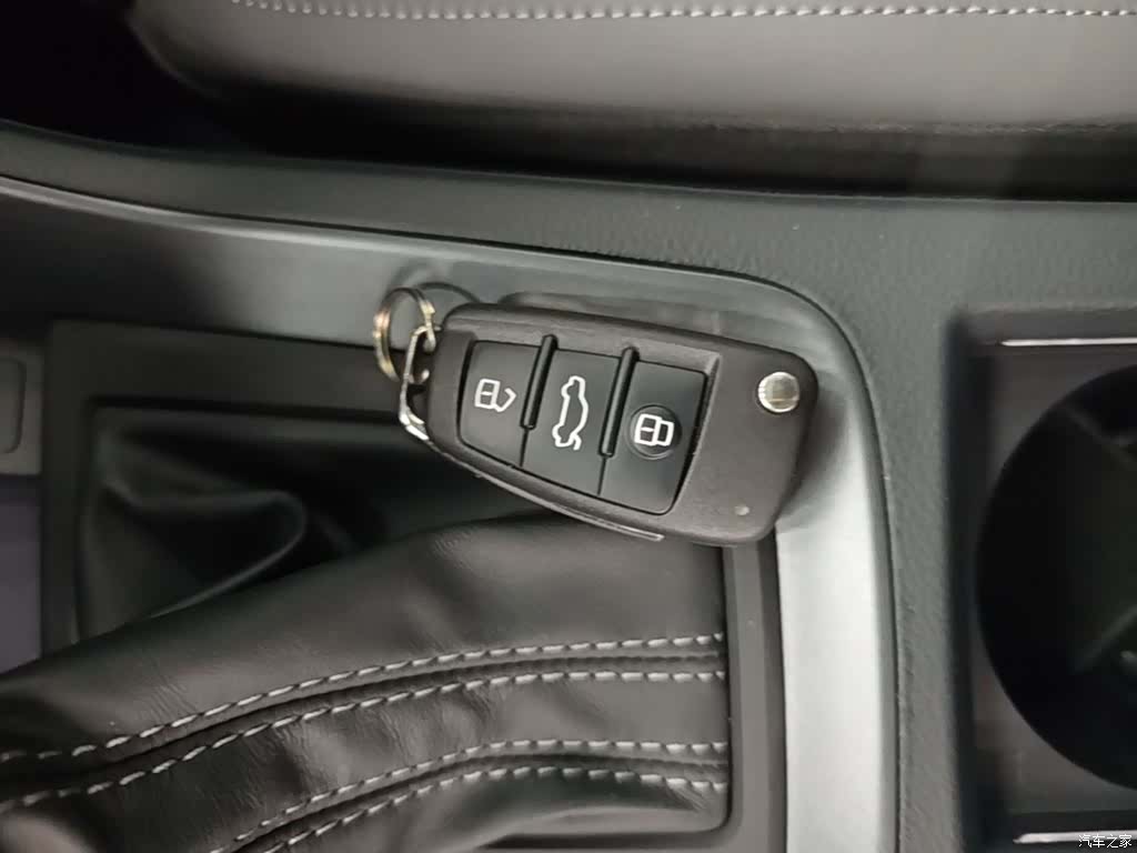 Audi Q3, 2021 9