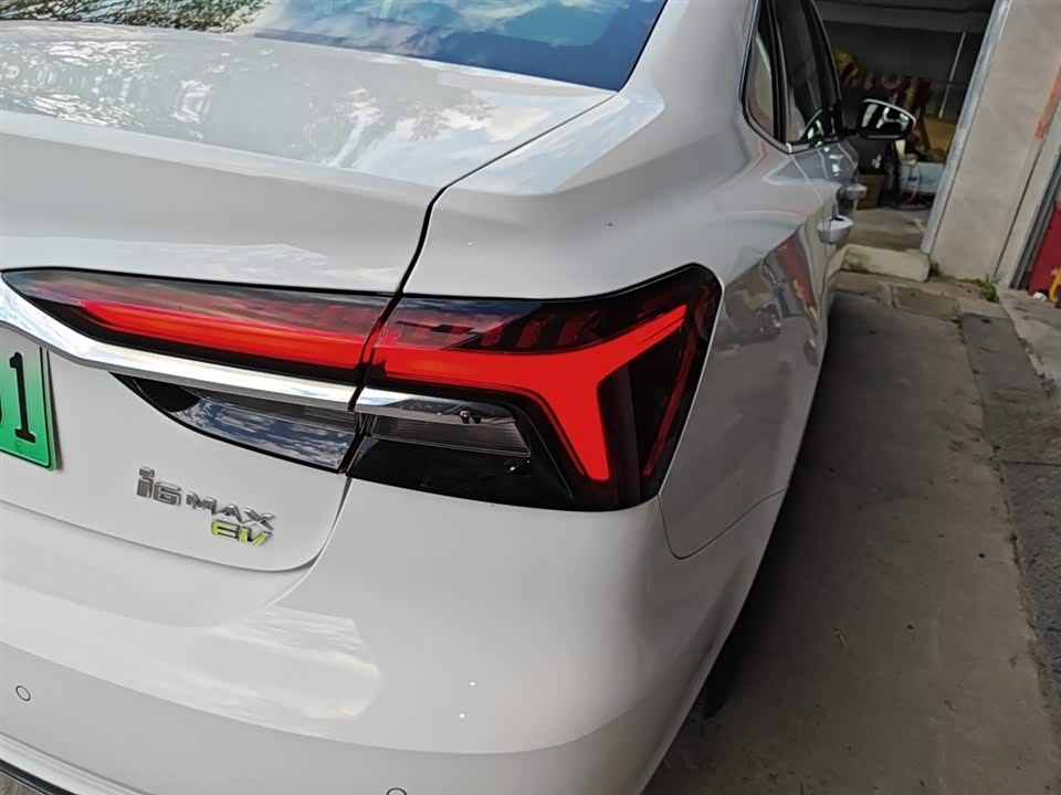 Roewe i6 MAX Roewe i6 MAX