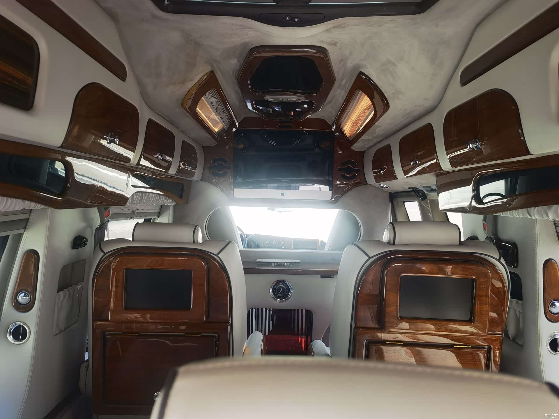 GMC SAVANA, 2012 6
