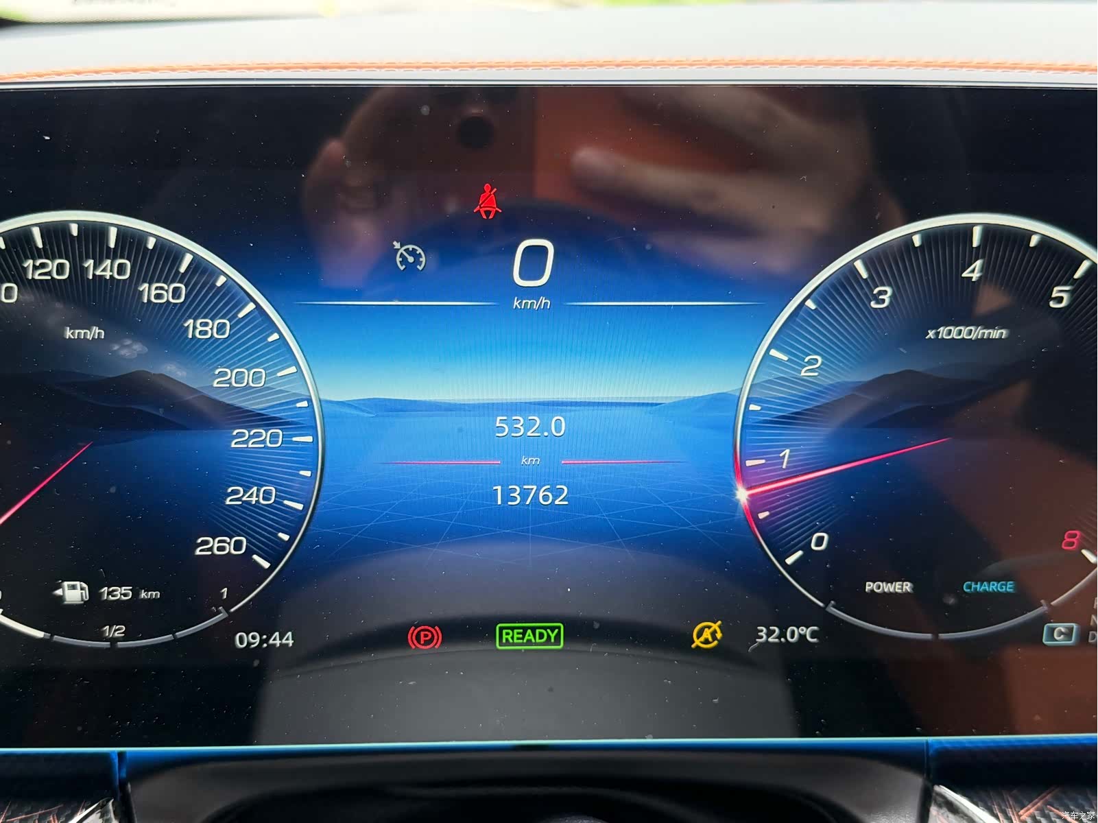Mercedes-Benz 7, 2025 18