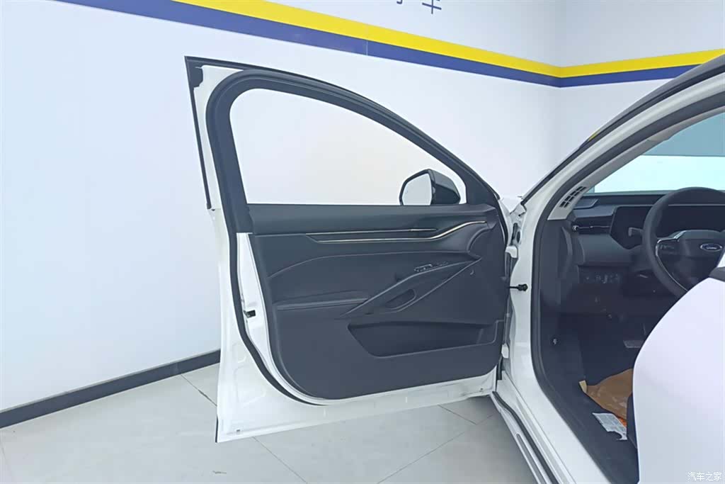 Ford Mondeo, 2023 7