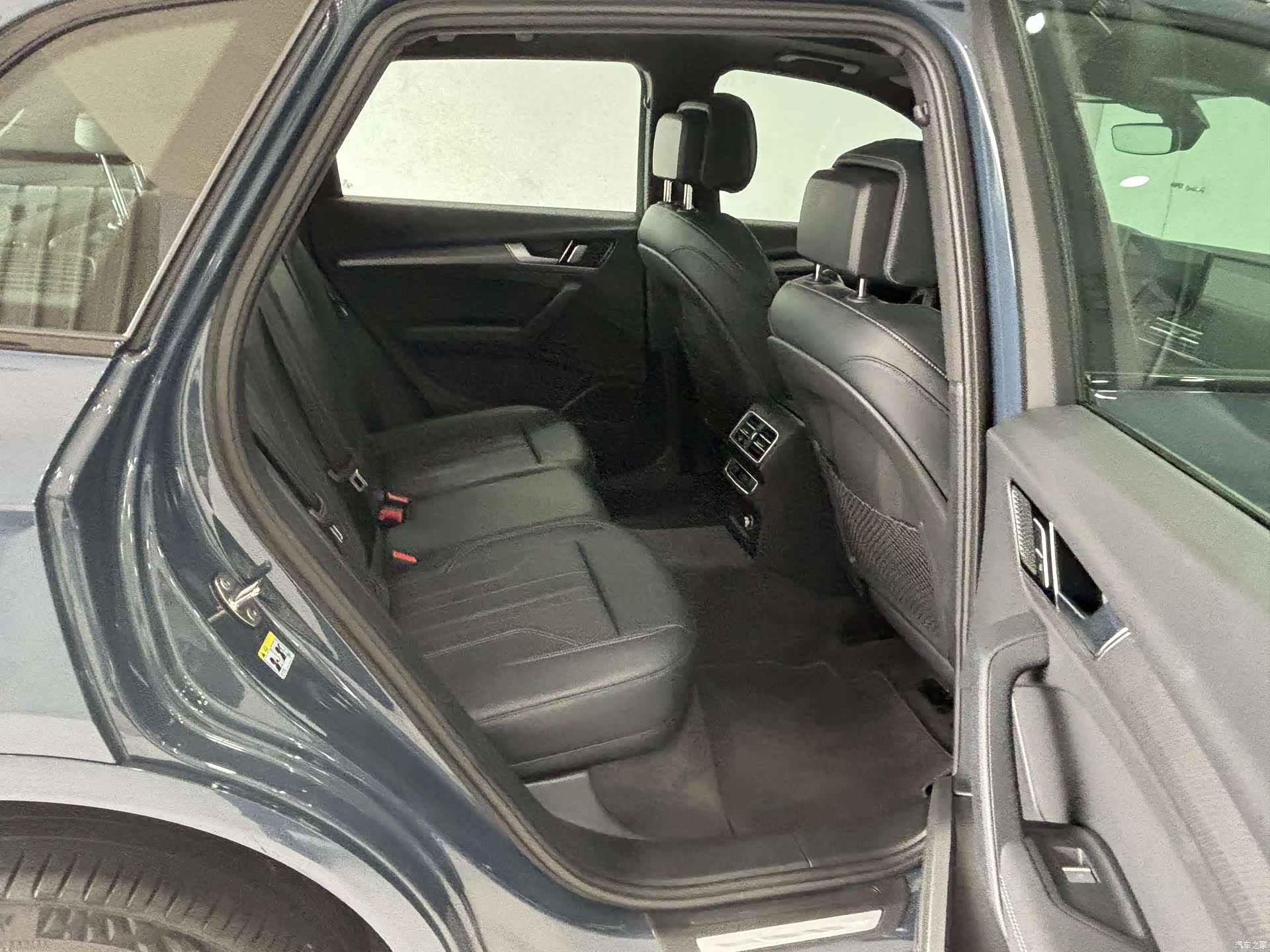 Audi Q5L, 2025 26
