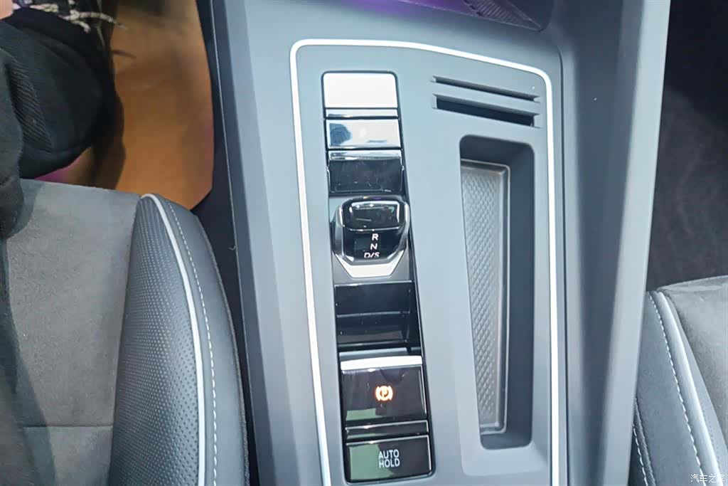 Volkswagen Golf, 2024 16