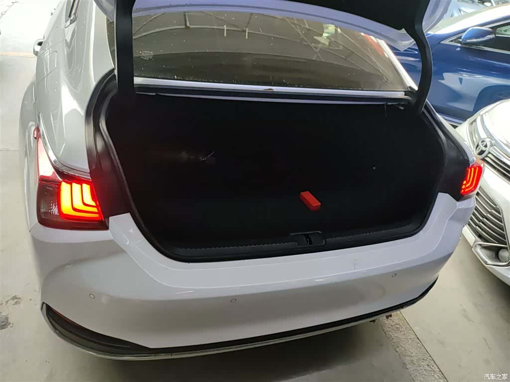 Lexus ES, 2018 15