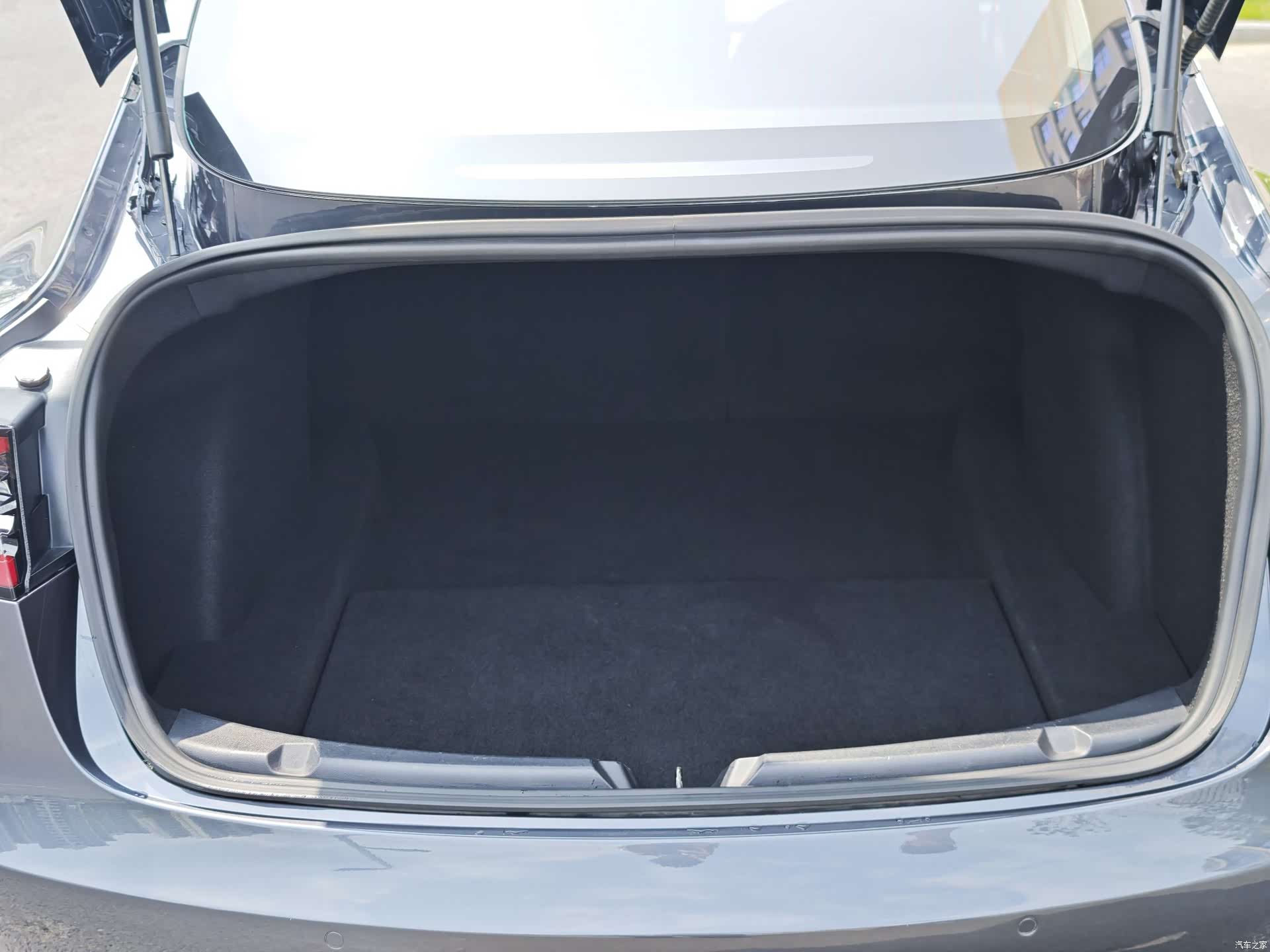Tesla Model 3, 2019 9
