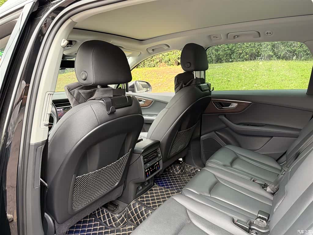 Audi Q7, 2024 9