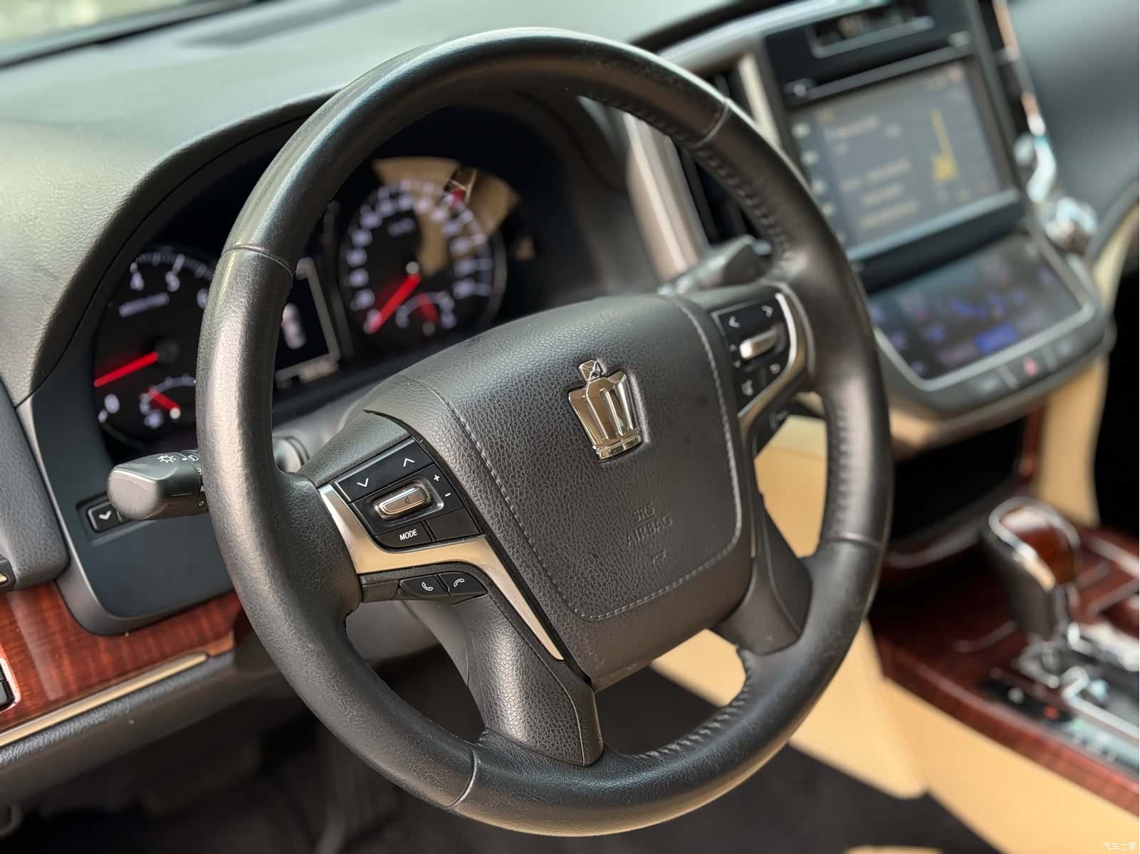 Toyota Crown, 2016 18