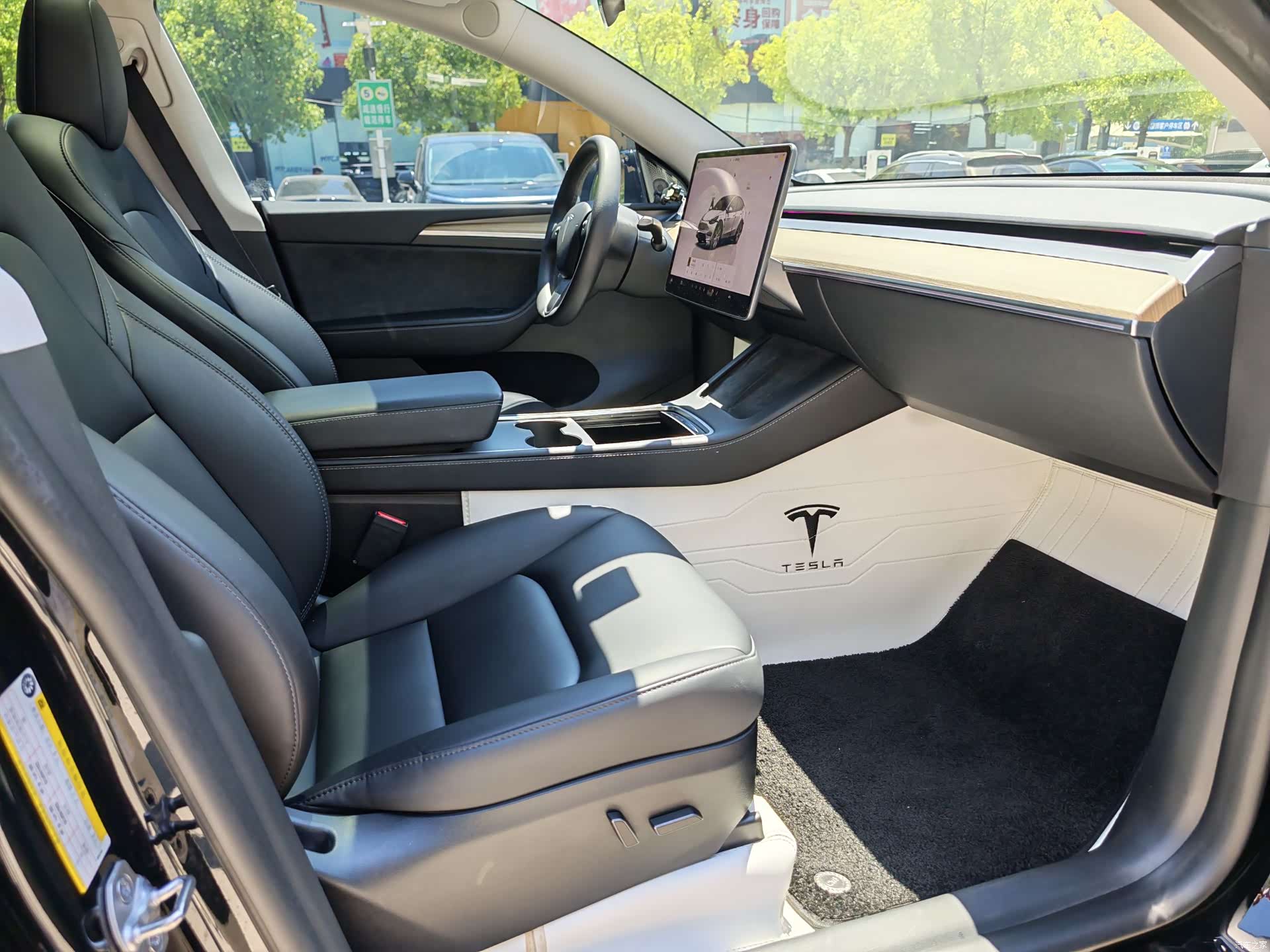 Tesla Model Y, 2023 12