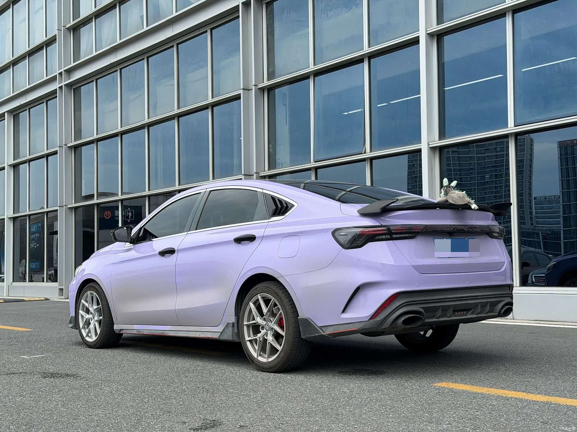 Geely Binray, 2023 4