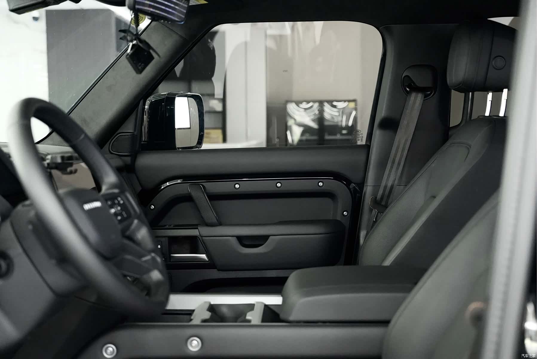 Land Rover Defender, 2025 9