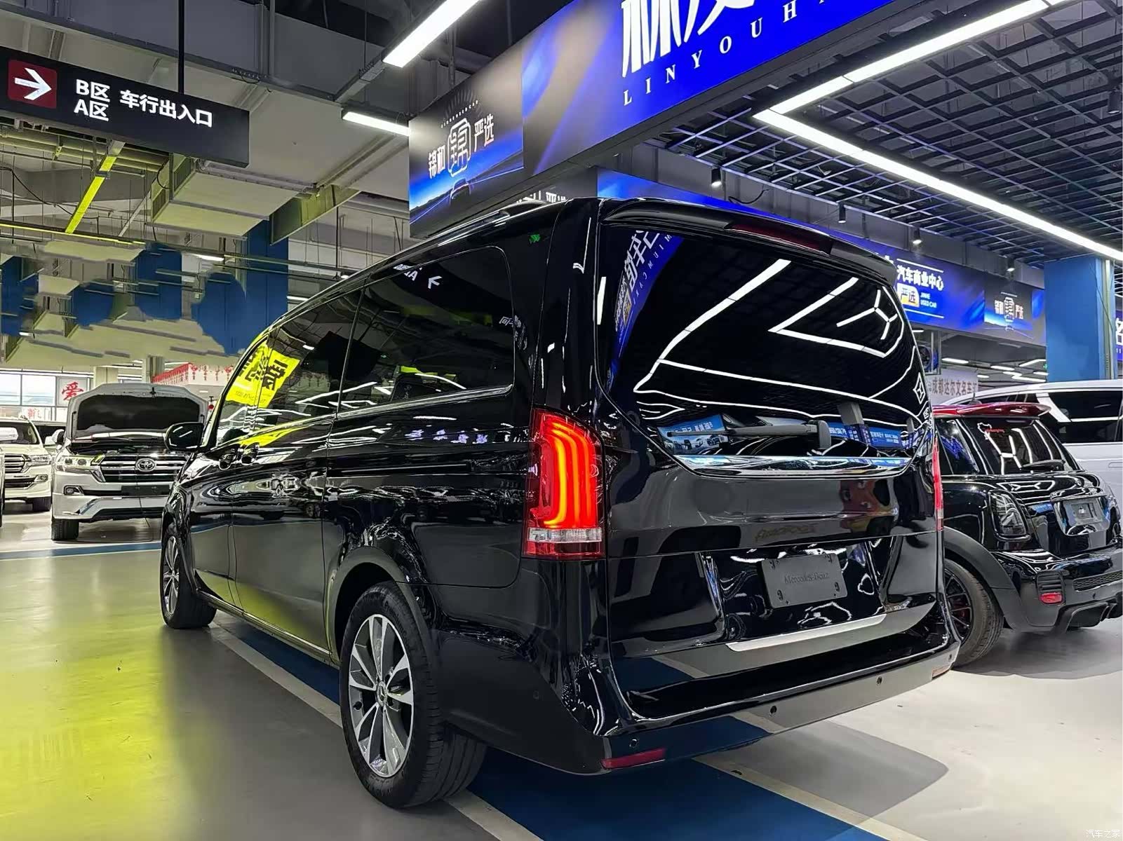 Mercedes-Benz V-Class, 2021 4