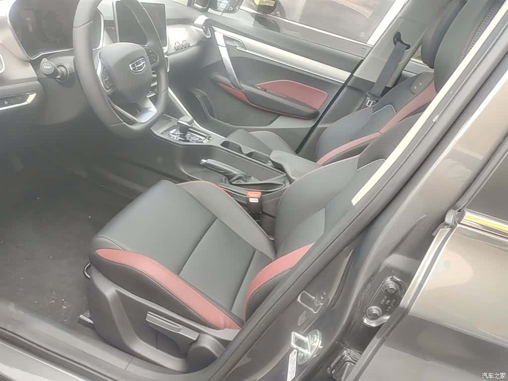Geely Coolray, 2023 15
