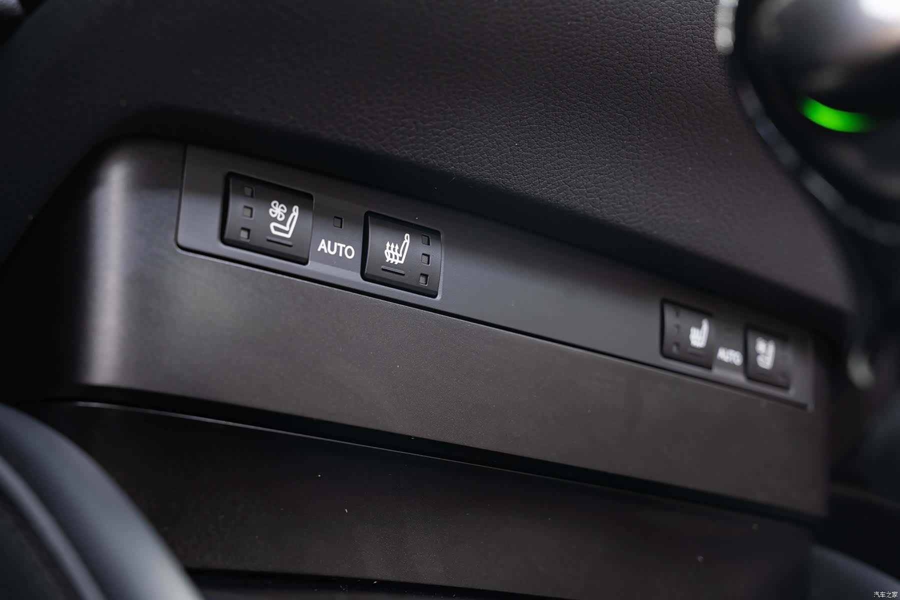 Lexus ES, 2023 18