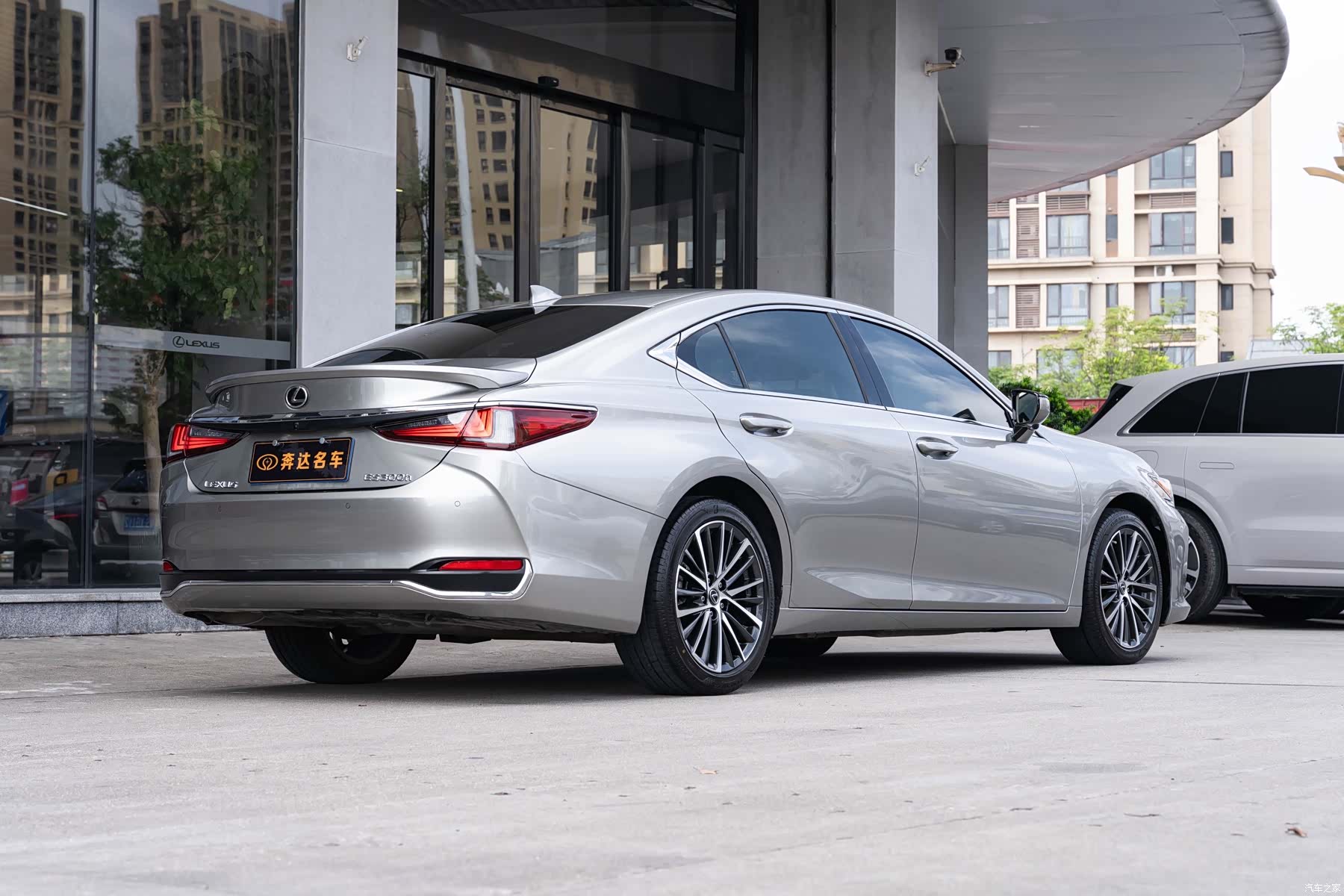 Lexus ES, 2023 3