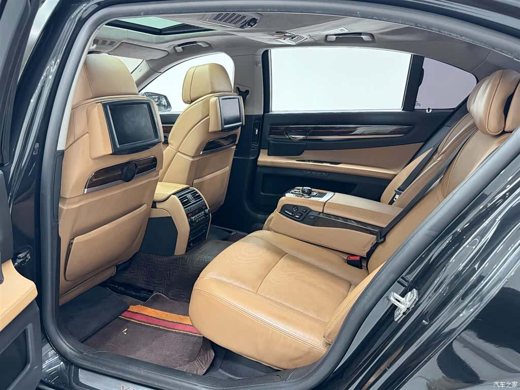 BMW 7 Series, 2012 11