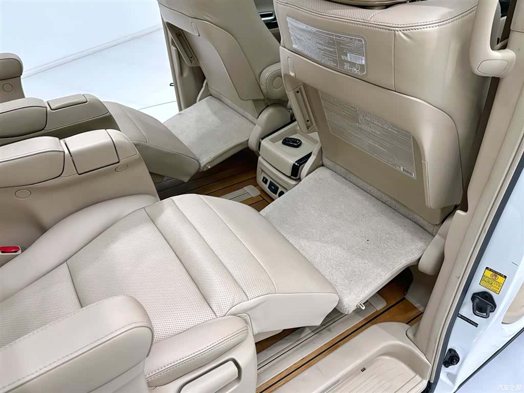 Toyota Alphard, 2014 13