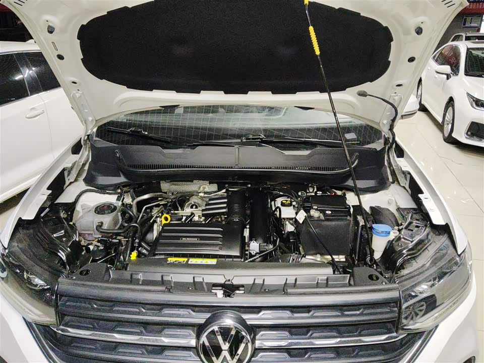 Volkswagen Exploring the shadow