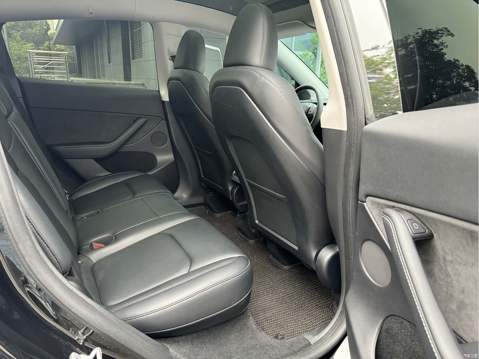 Tesla Model Y, 2023 11