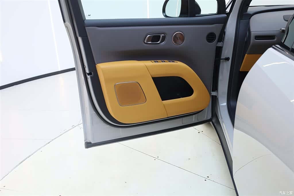 Li Auto i8, 2025 28