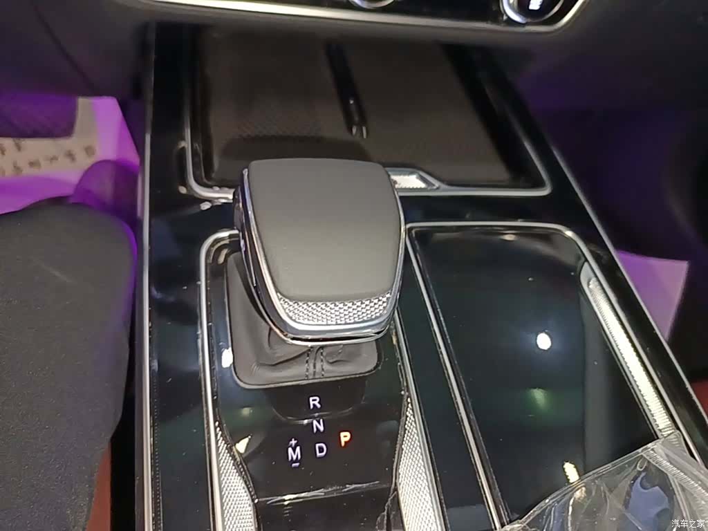 Hongqi HS5, 2024 14