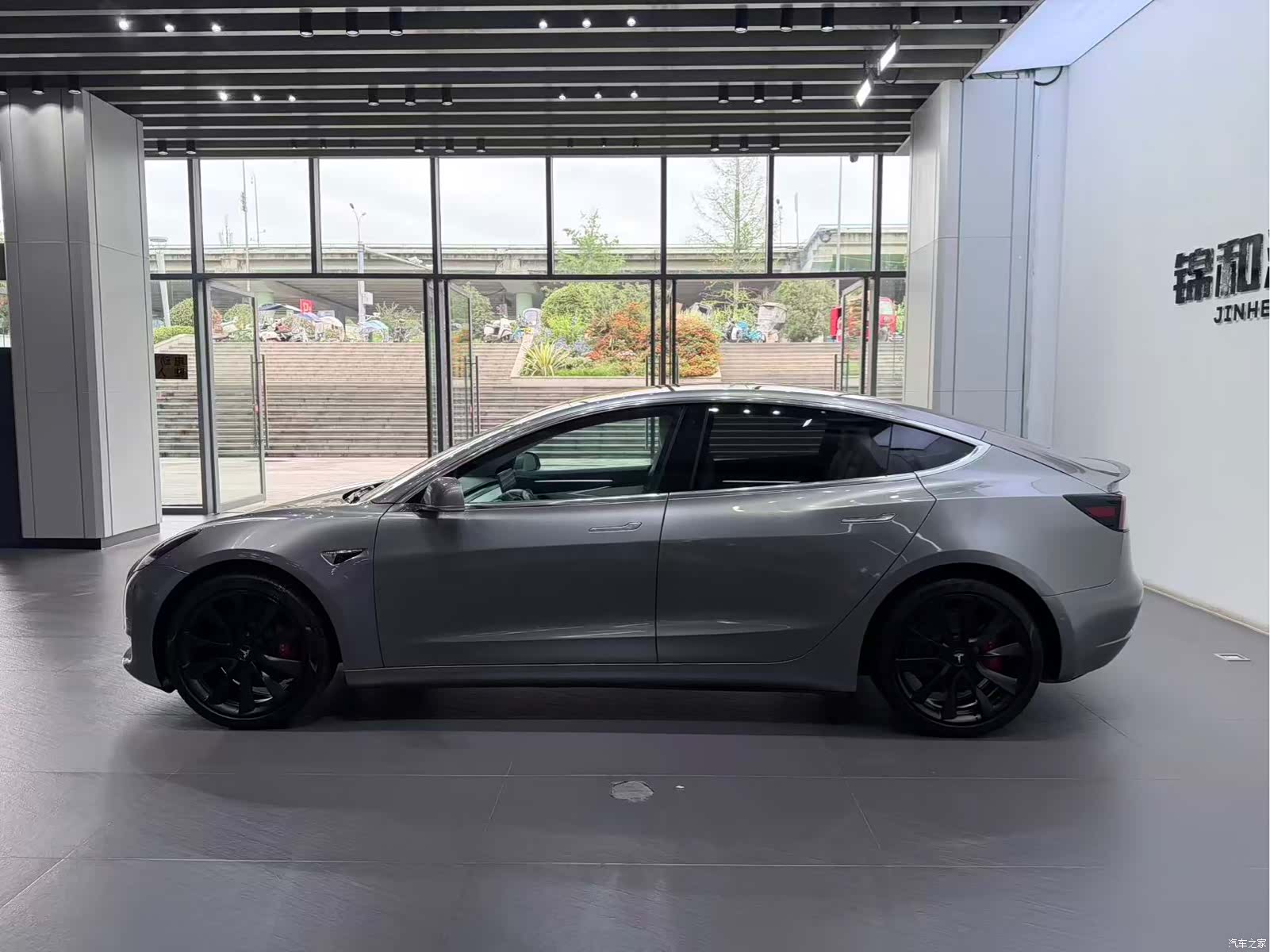 Tesla Model 3, 2019 7