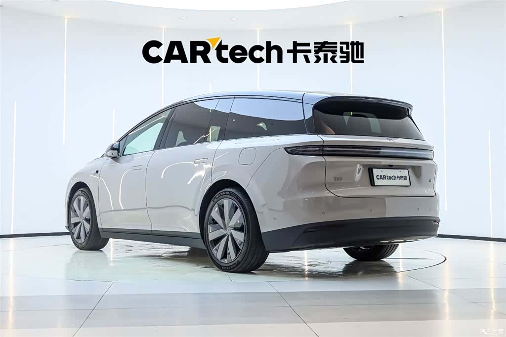 Li Auto i8, 2025 8
