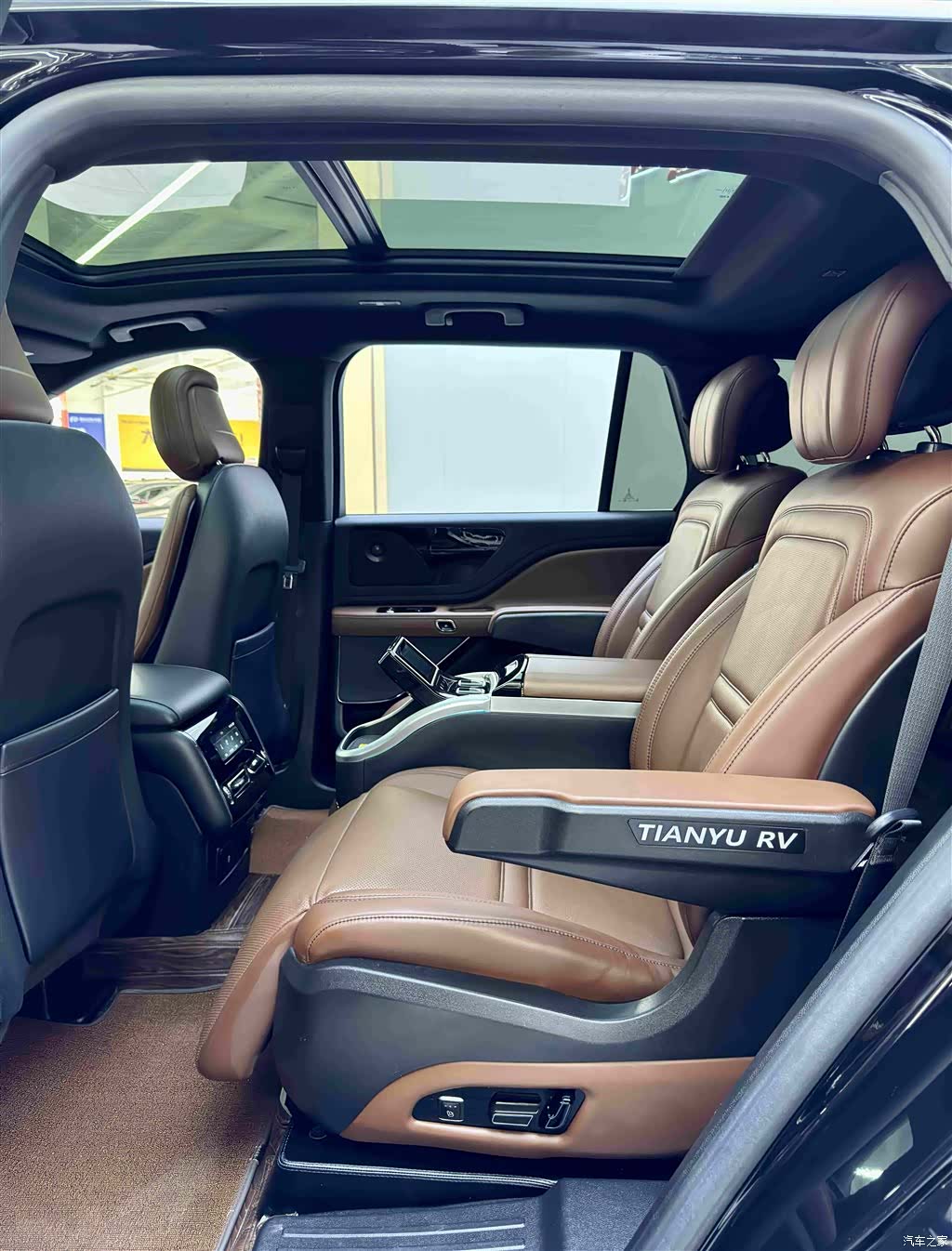 Lincoln Aviator, 2020 7