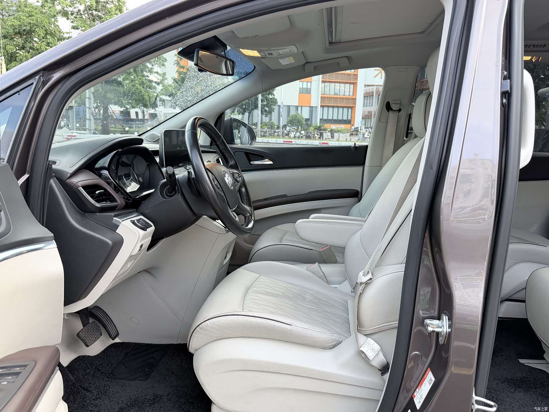 Buick GL8, 2021 все фото