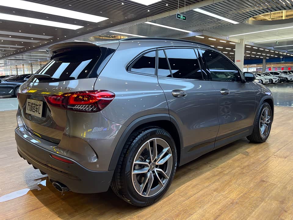 Mercedes-Benz GLA AMG Mercedes-Benz GLA AMG