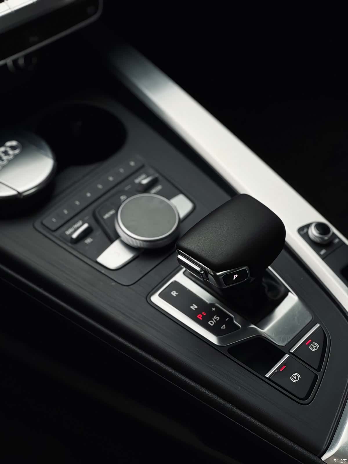 Audi A4L, 2018 6