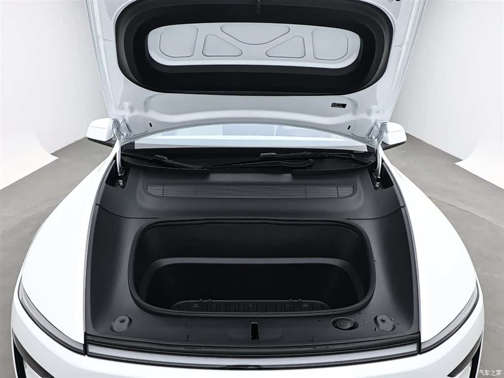 Tesla Model Y, 2025 16