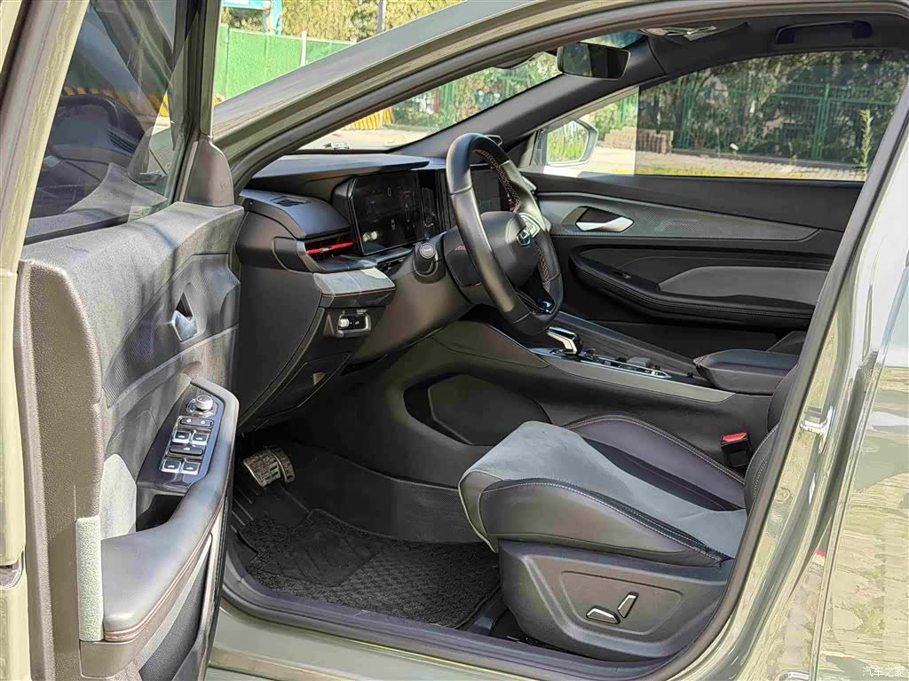 Geely Binray, 2023 7