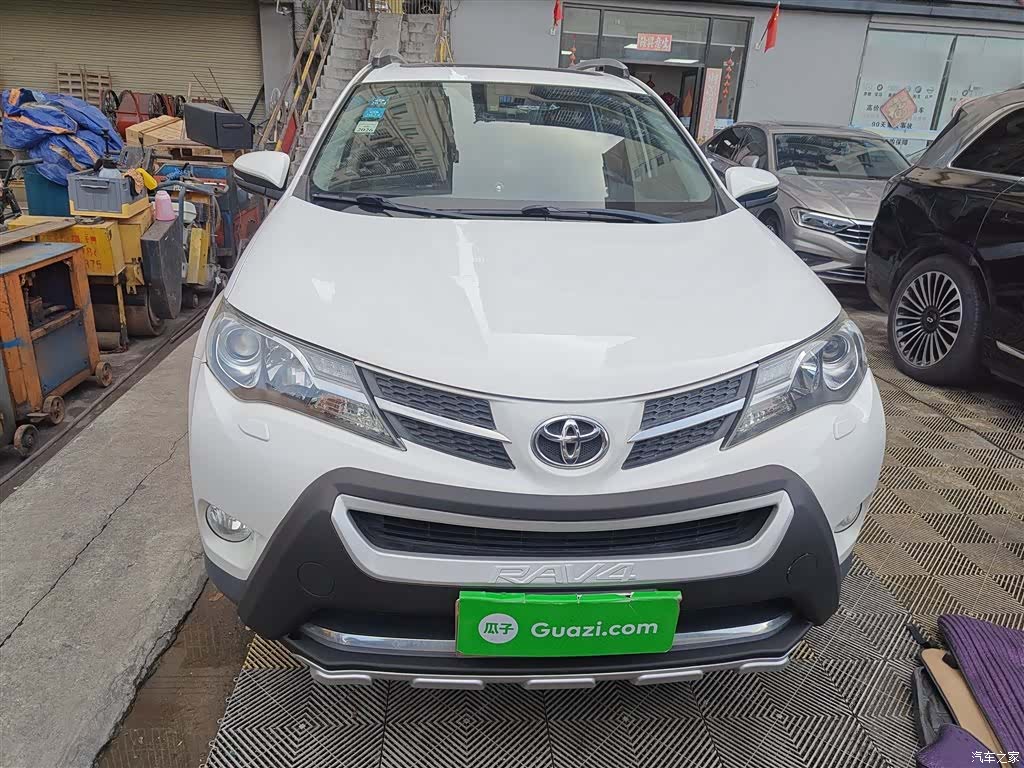 Toyota RAV4, 2014 3