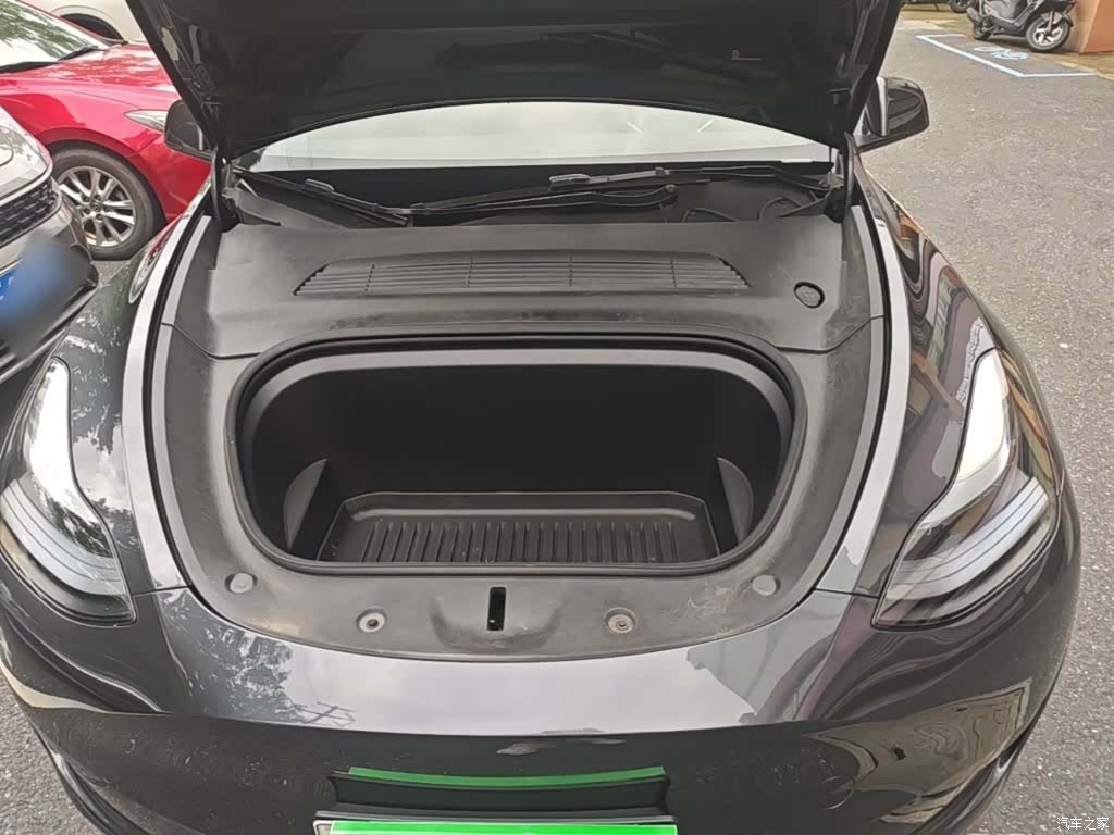 Tesla Model Y, 2024 20