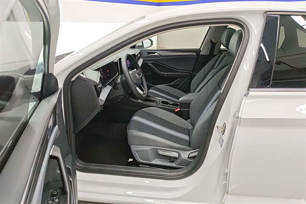 Volkswagen Sagitar, 2024 9