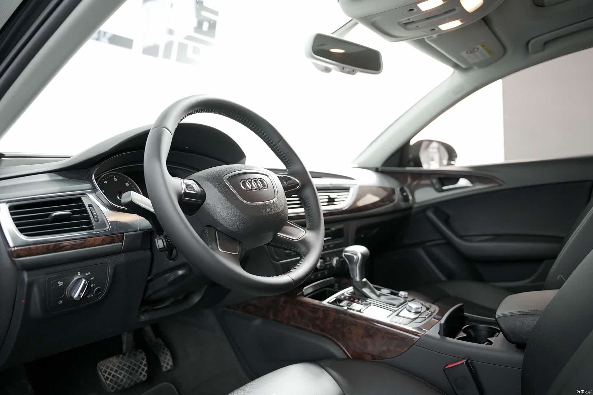 Audi A6L, 2014 11