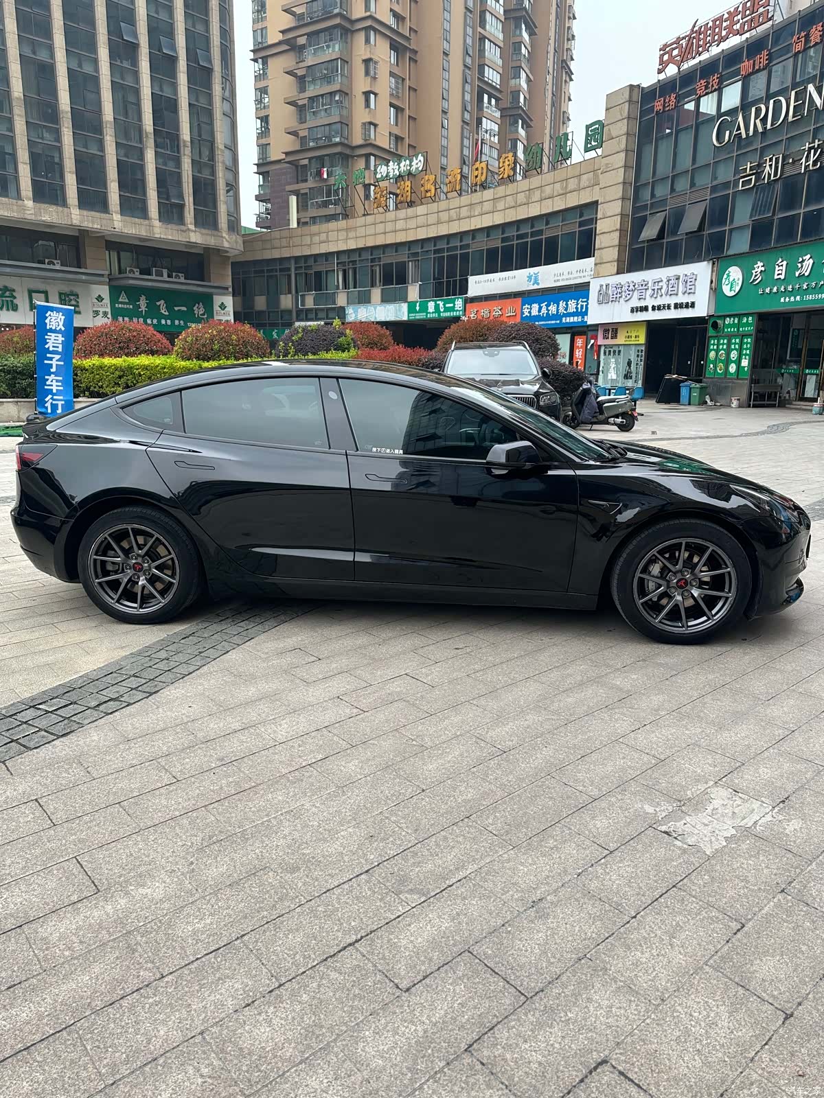 Tesla Model 3, 2022 4