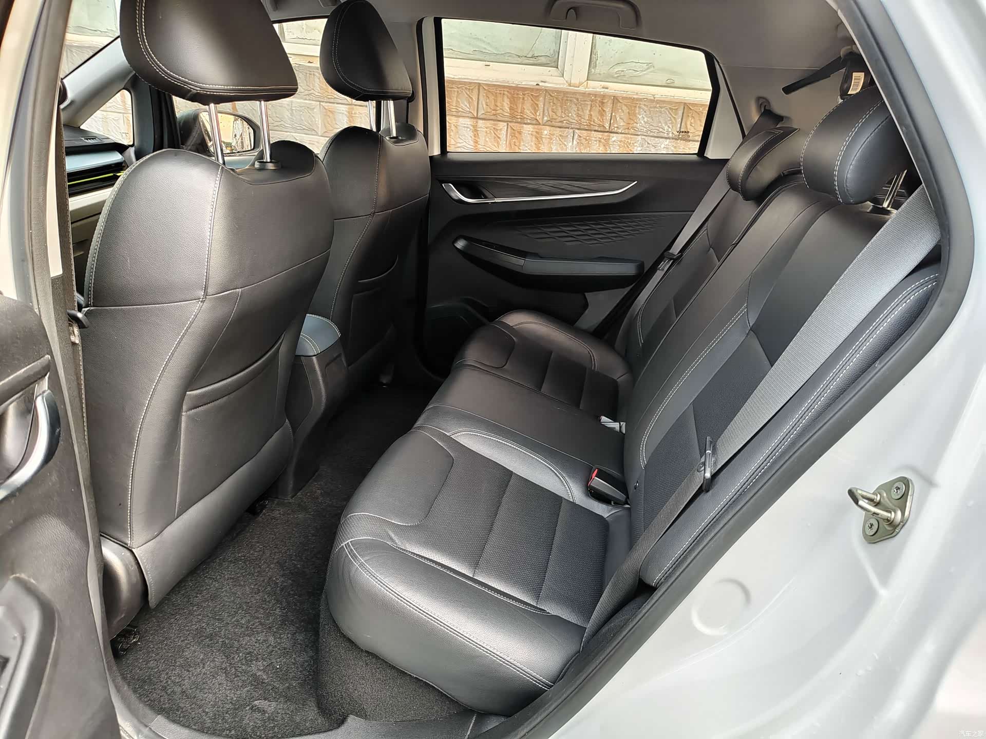 Geely EX3, 2022 12
