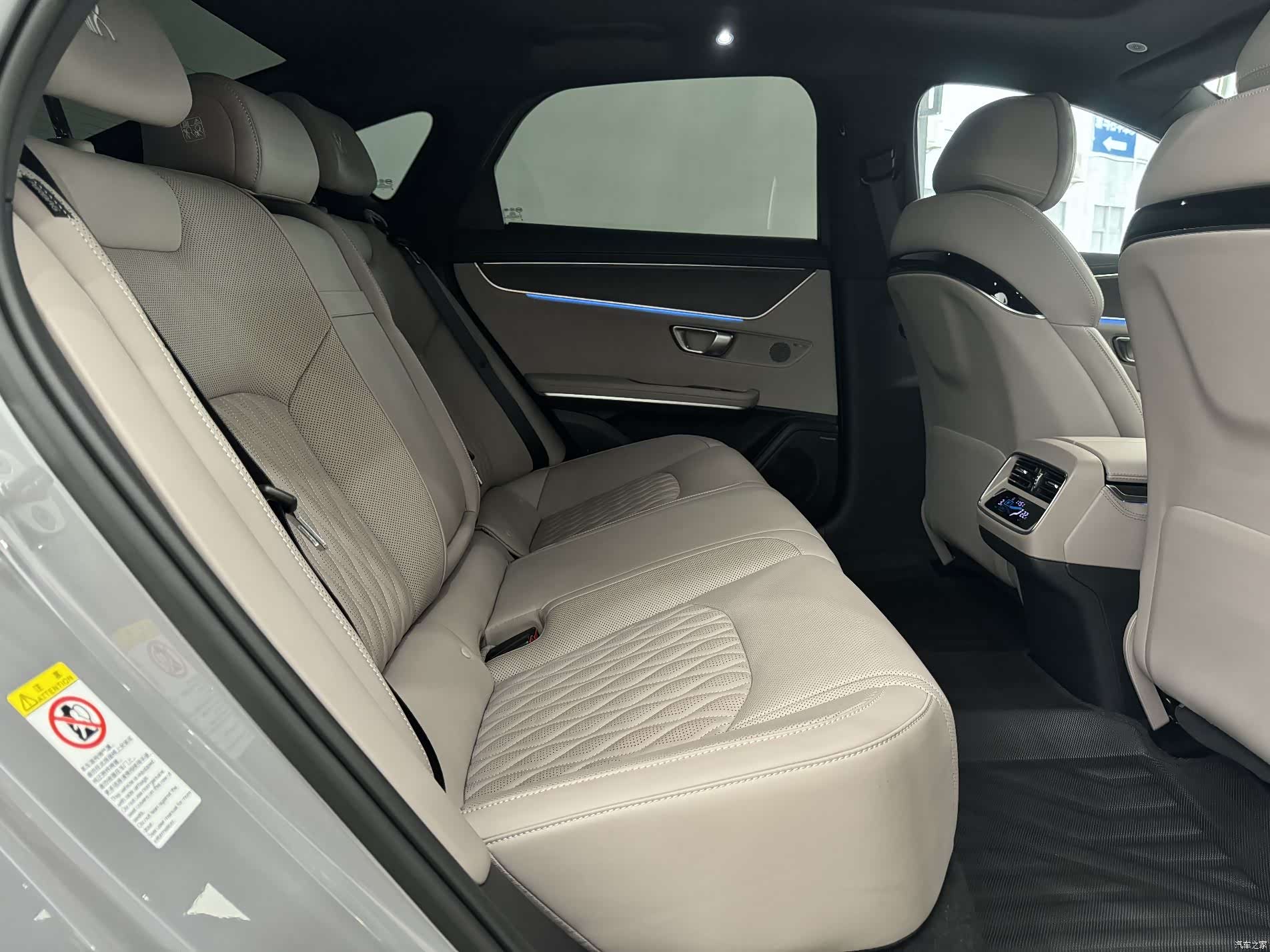 BYD Han, 2024 14
