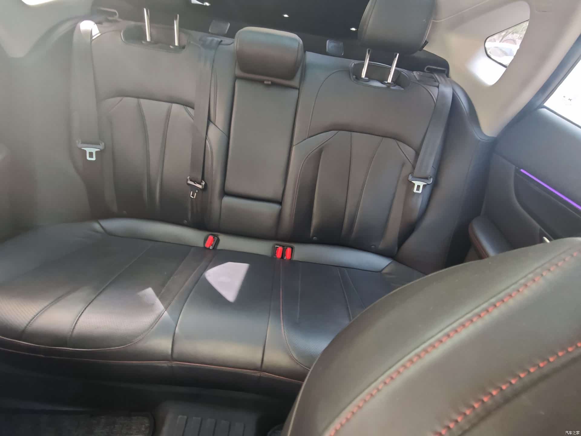 Xpeng P7, 2021 13