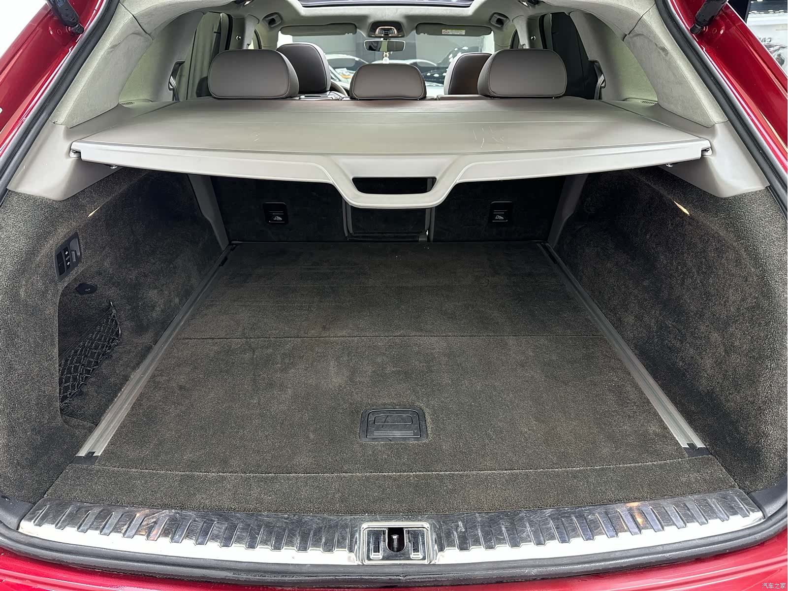 Bentley Bentayga, 2018 21