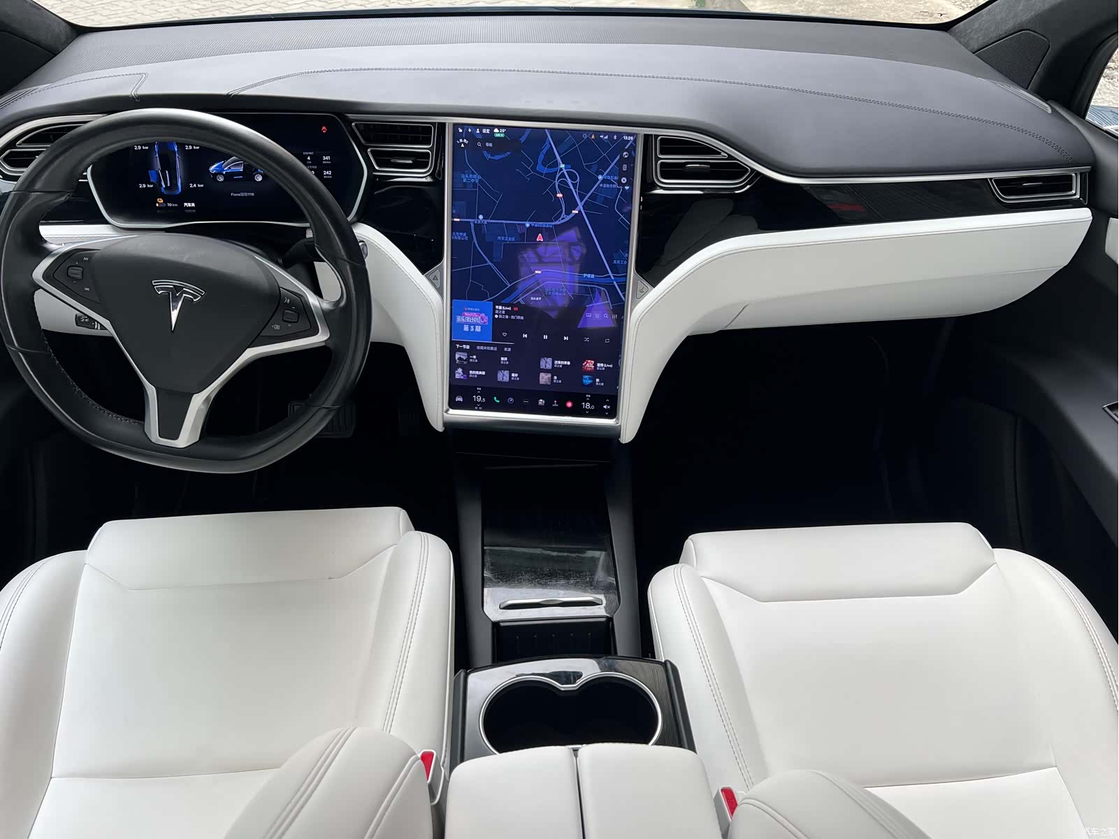Tesla Model X, 2017 17